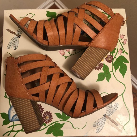 Rampage Shoes - Rampage gorgeous brown criss-cross heels